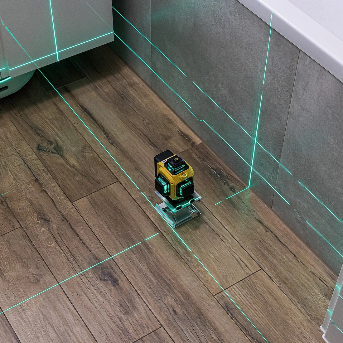 LASER LEVEL 4D 16 LINES 360° LEVEL CROSS LASER IP54 SET Maximum working range 30 m