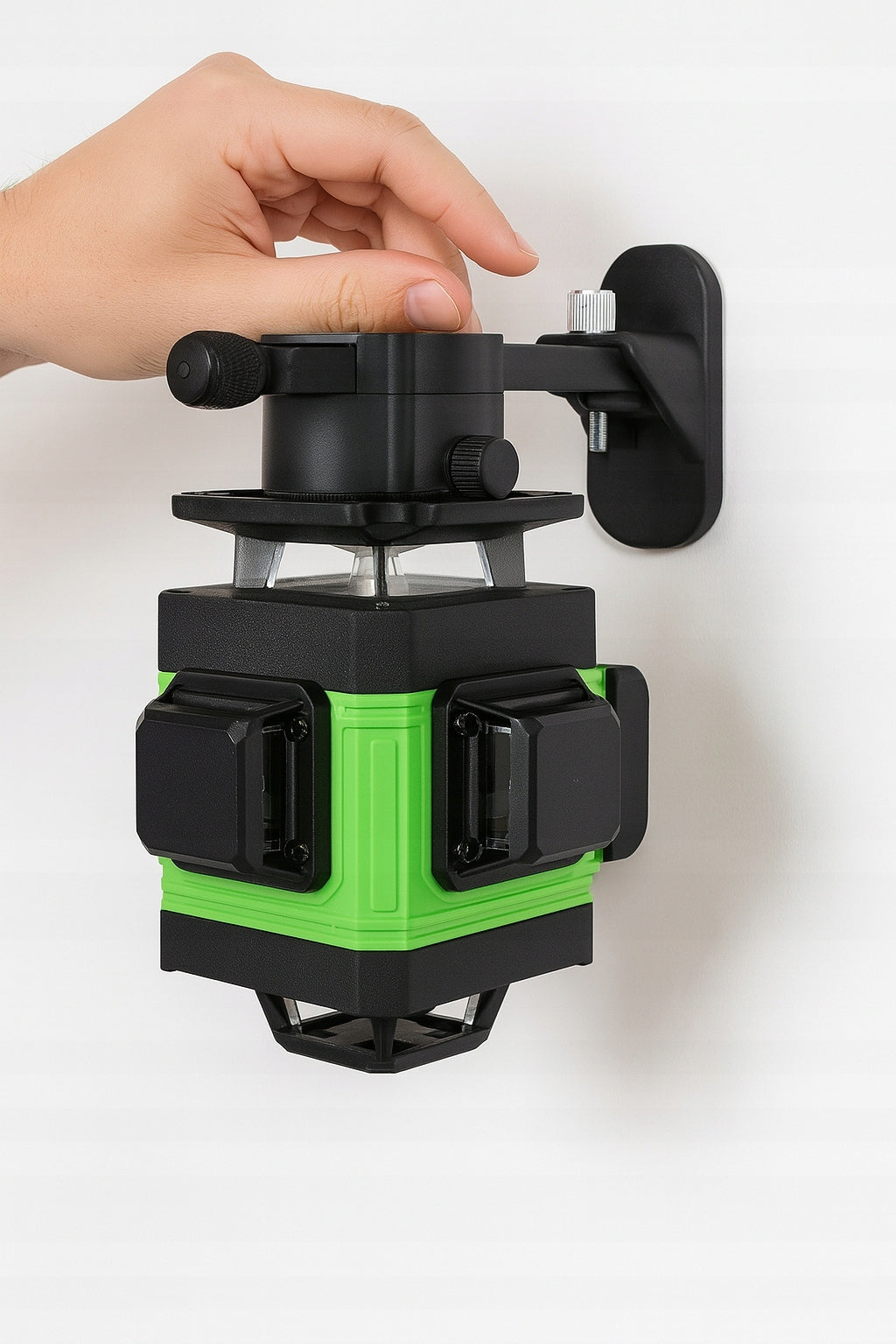 LASER LEVEL CROSS LASER GREEN SELF-LEVELING 4D 360 2 BATTERIES Maximum working range 40 m
