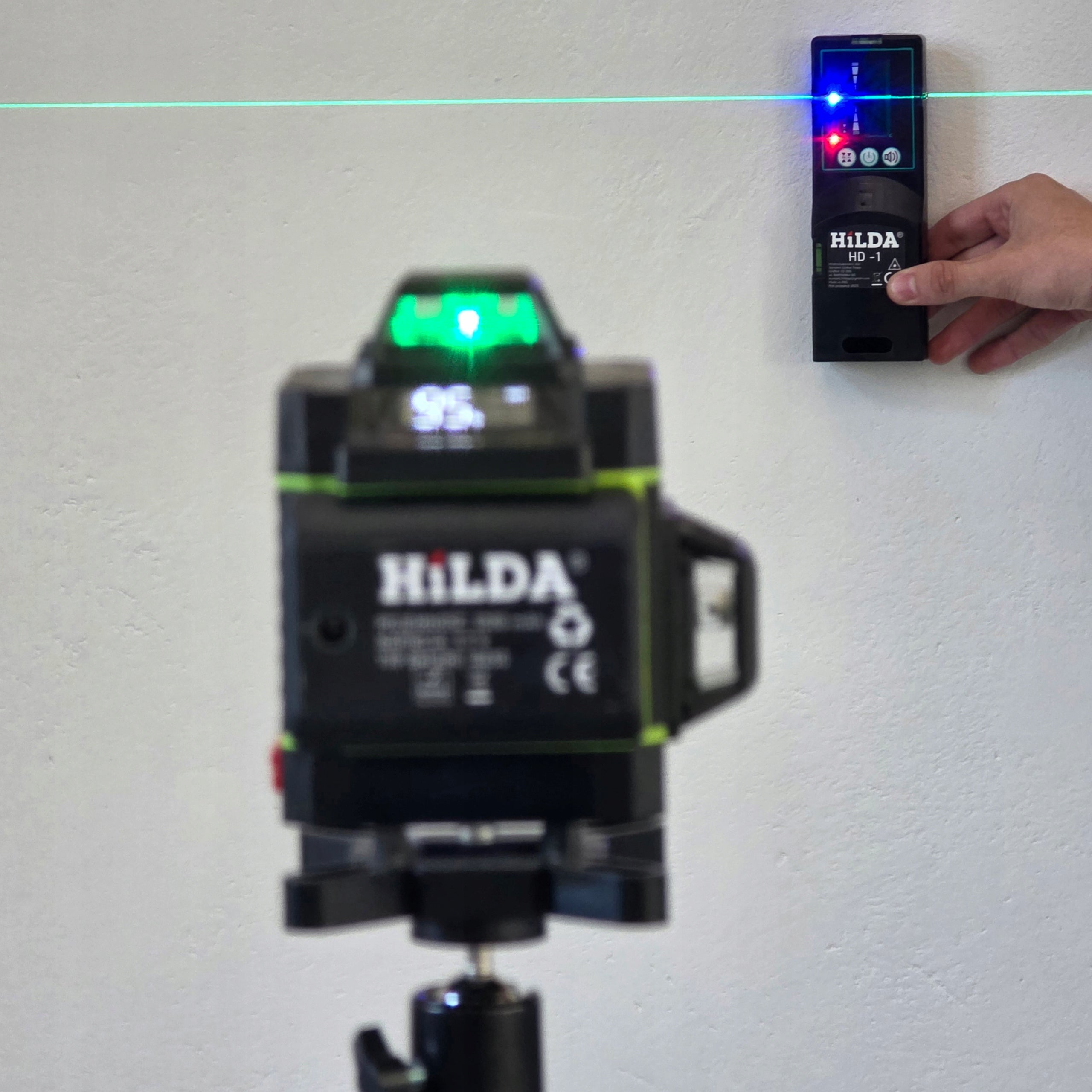 LASER LEVEL HILDA 16 LINES CROSS LASER 4D GREEN + TRIPOD 160 CM Manufacturer code HILDA POZIOMICA LASEROWA 4D 2 AKU STATYW 1,6M