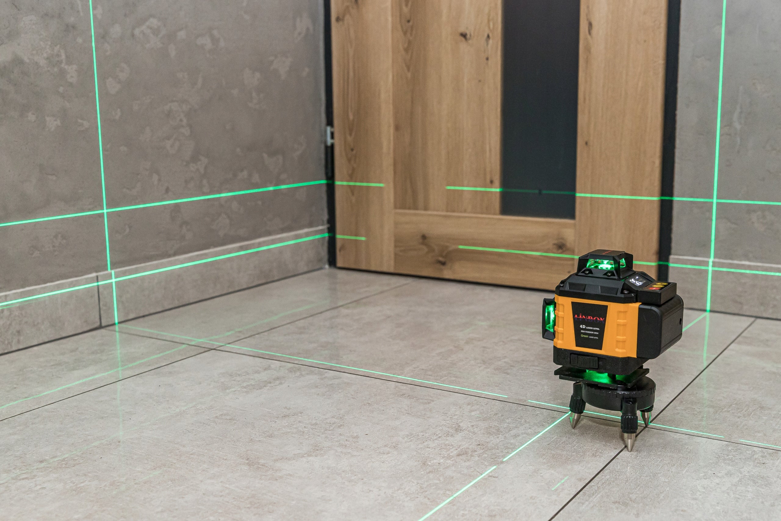 LASER LEVEL LASER 360° PENDULUM LOCK TRIPOD LARGE SUITCASE Power supply rechargeable battery
