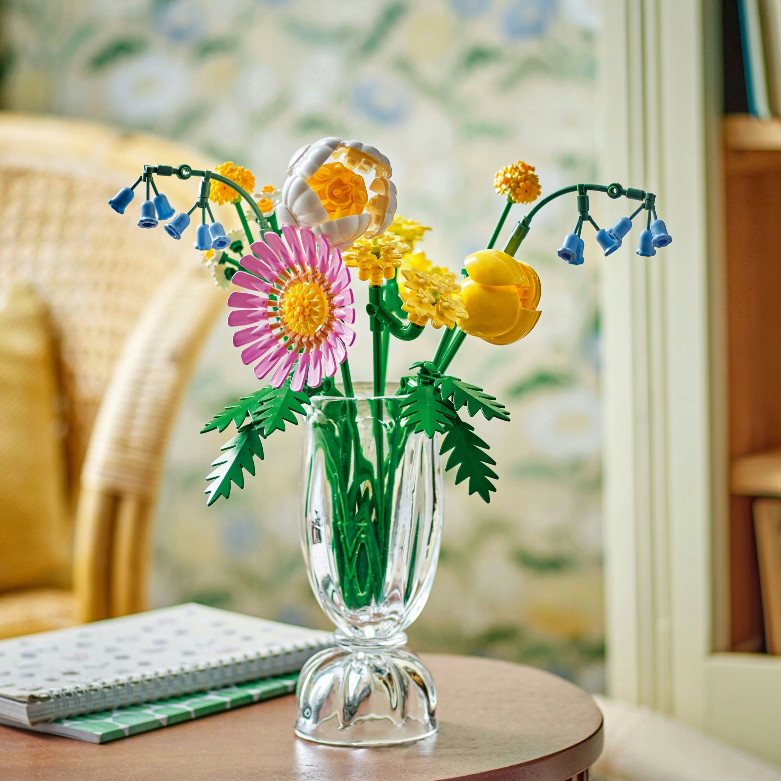 LEGO Botanicals Small sunny bouquet 10347 Number of pieces 373