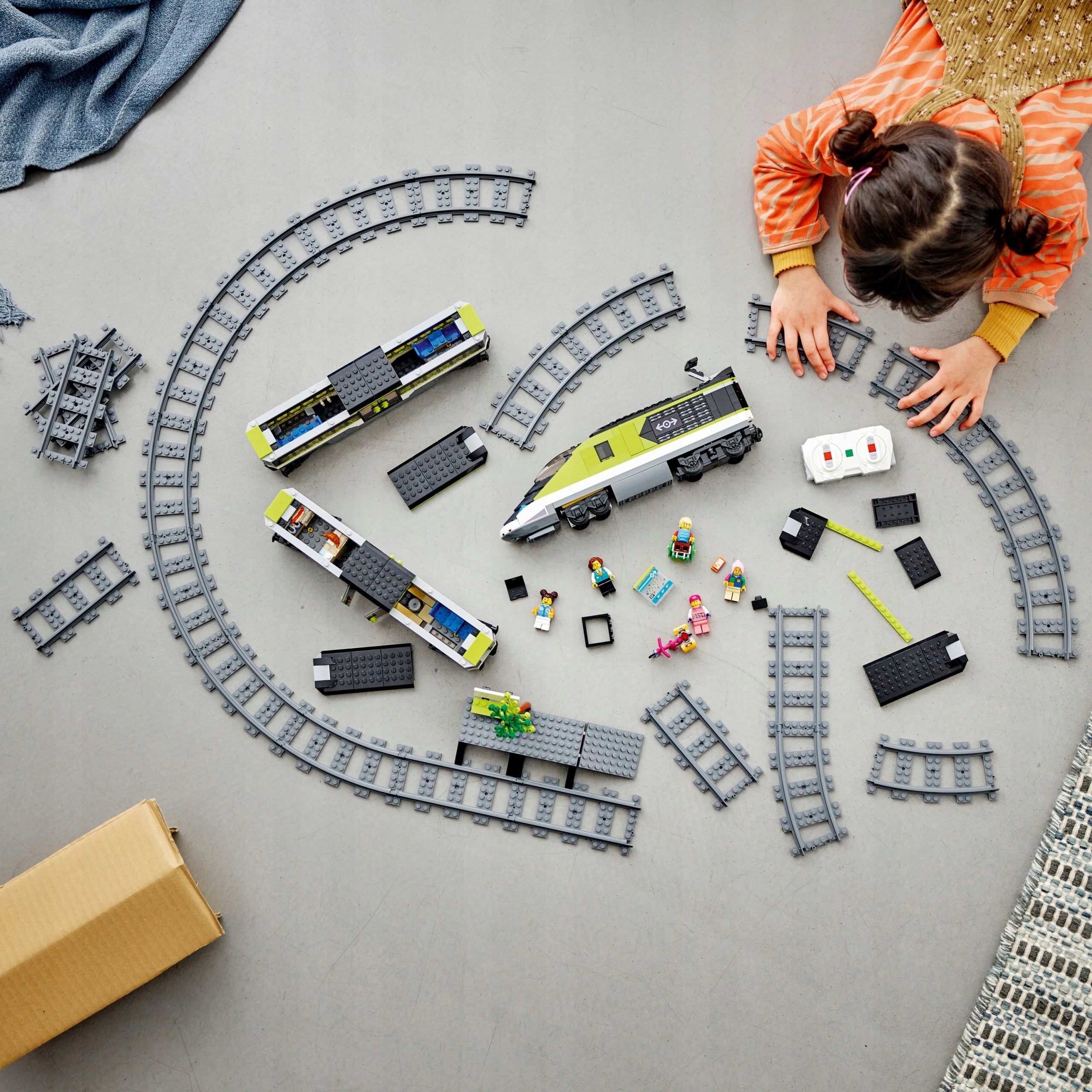LEGO City - Express passenger train 60337 Minimum kid's age 7