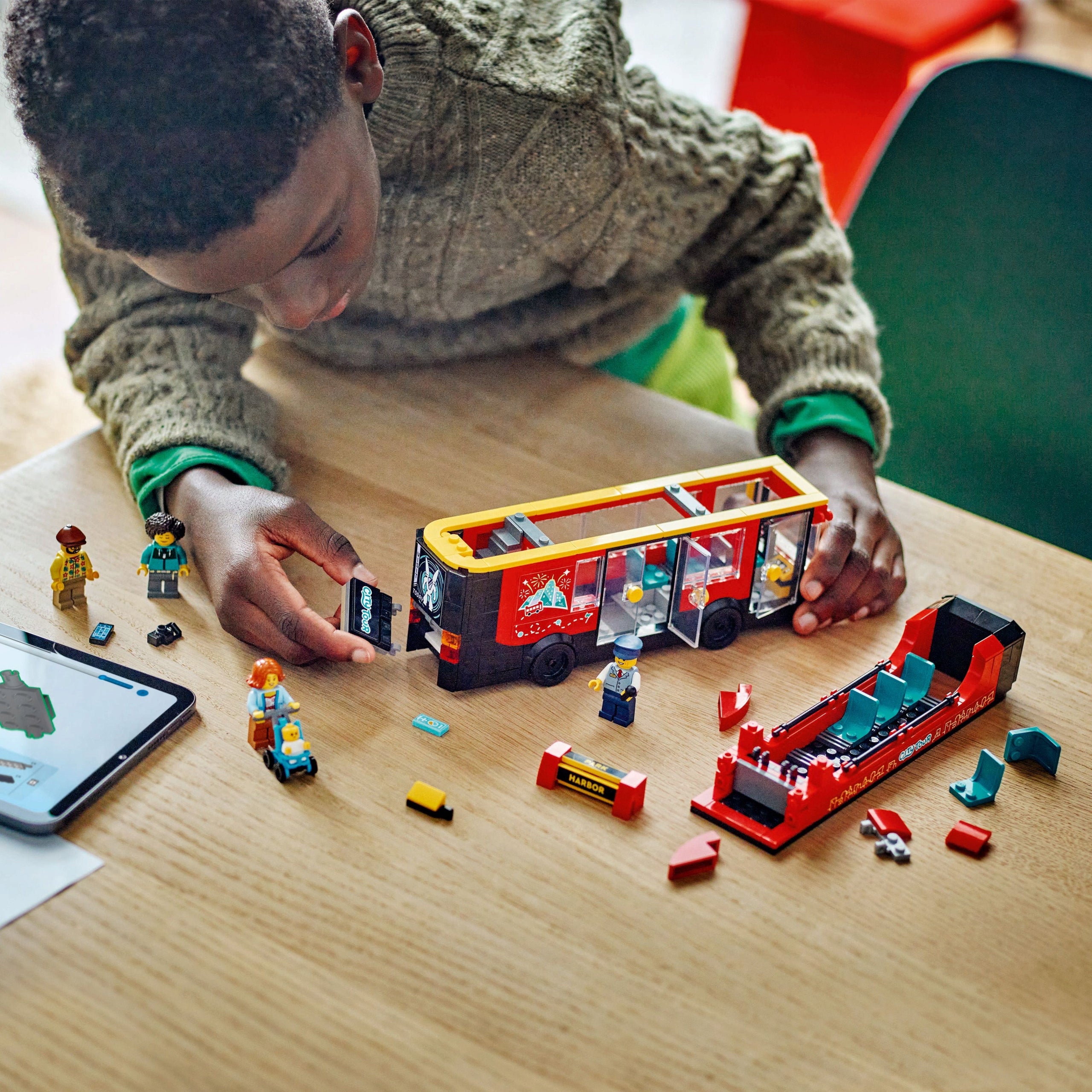 LEGO City Red double-decker coach 60407 Minimum kid's age 6