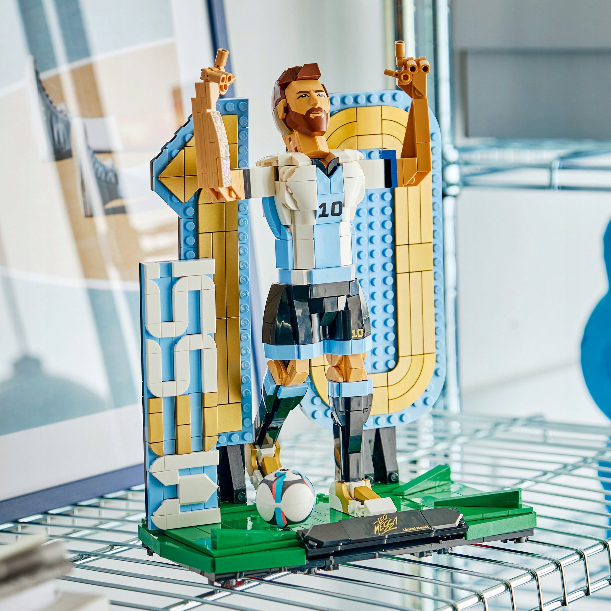 LEGO Editions Football 43015 Lionel Messi football legend, Father's Day Number of pieces 958