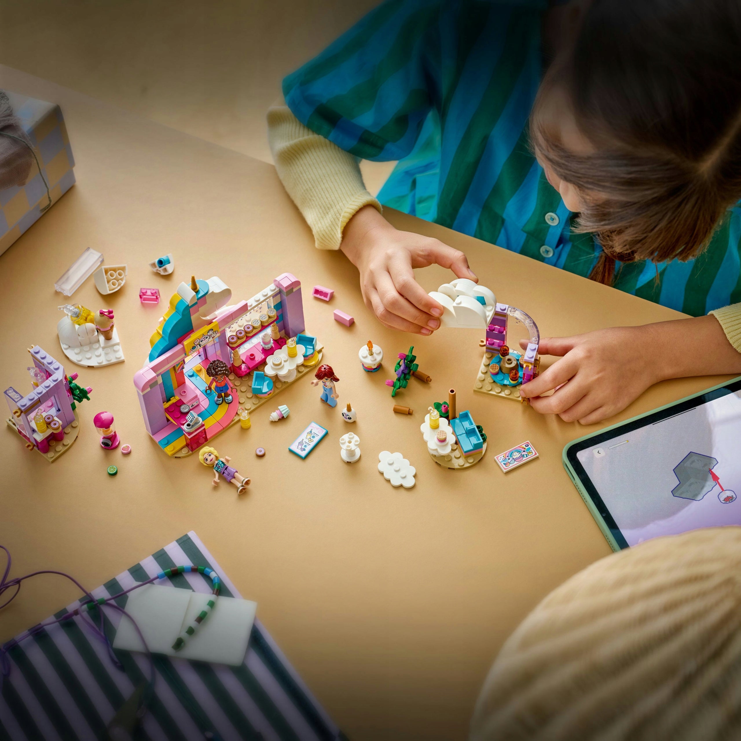 LEGO Friends Unicorn Cafe 42684 Minimum kid's age 6