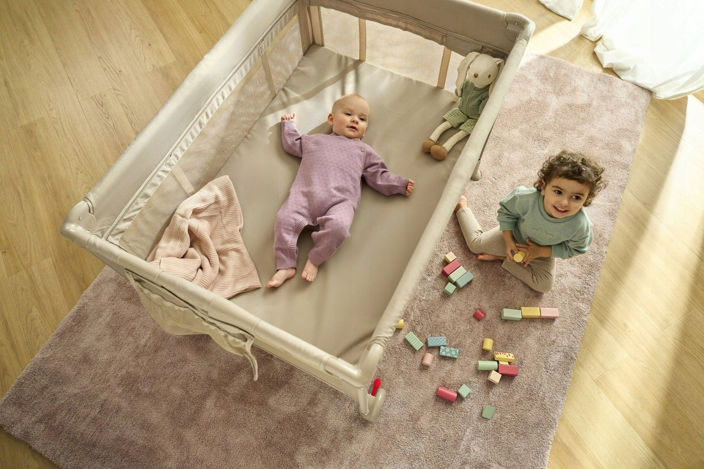 LIONELO Travel cot TWO-LEVEL playpen + bag LAURA GREY Brand Lionelo