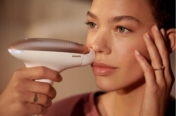 Laser epilator PHILIPS Lumea IPL 7000 Series Advanced BRI923 + TRIMMER Manufacturer code BRI923/00