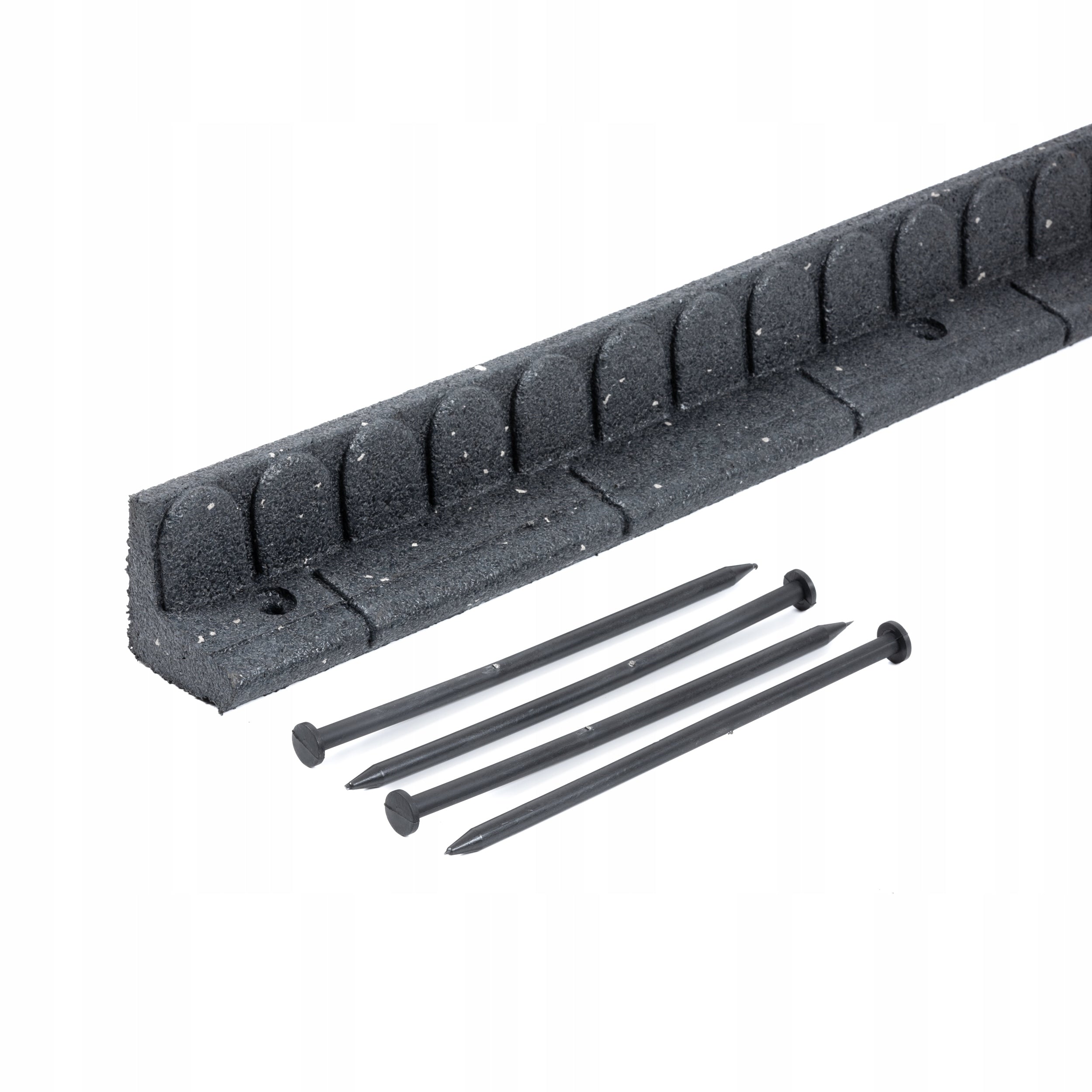 Lawn edging for easy gray mowing