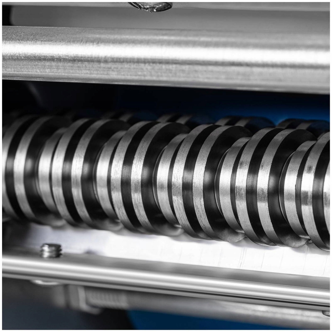 MACHINE FOR ROLLING DOUGH AND CUTTING PASTA Brand Royal Catering