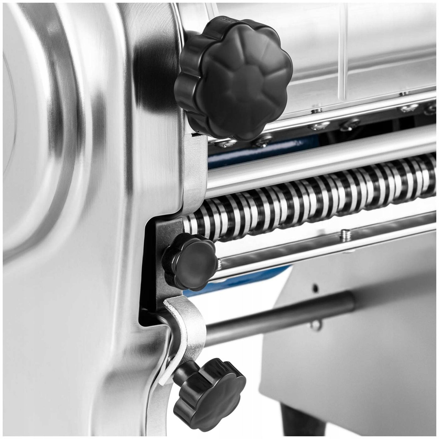 MACHINE FOR ROLLING DOUGH AND CUTTING PASTA Line Royal Catering