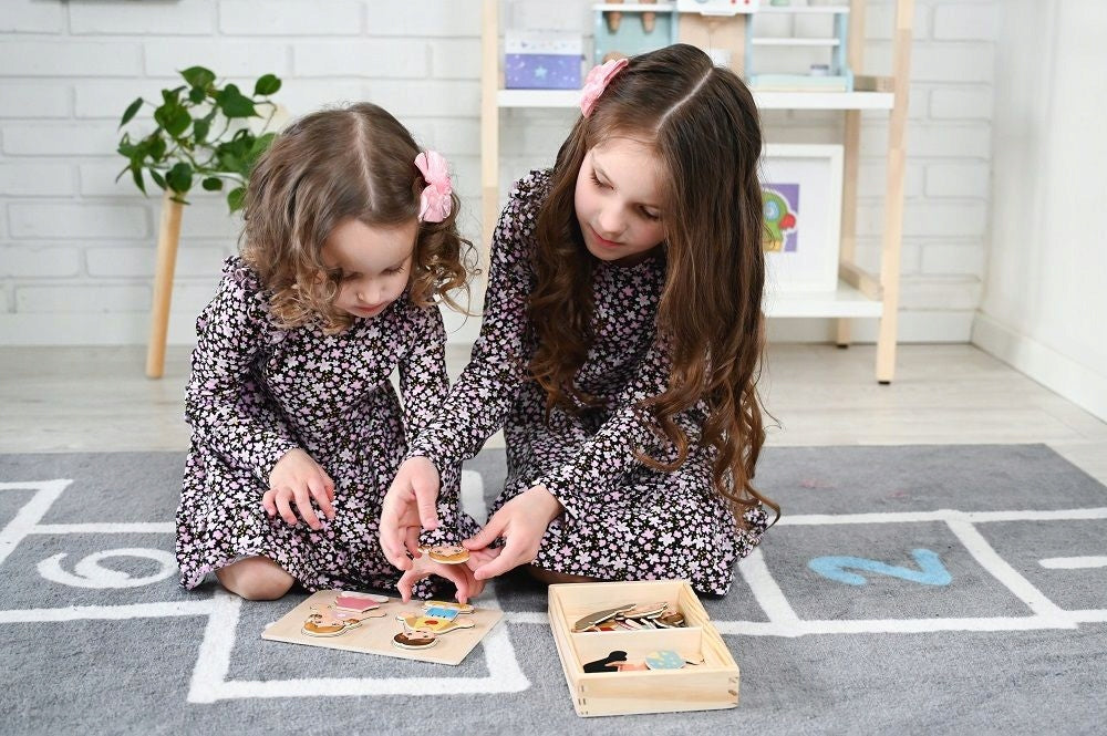 MAGNETIC DRESS UP PUZZLE CHILDREN WOODEN ADAM TOYS 24 pieces Packaging status original