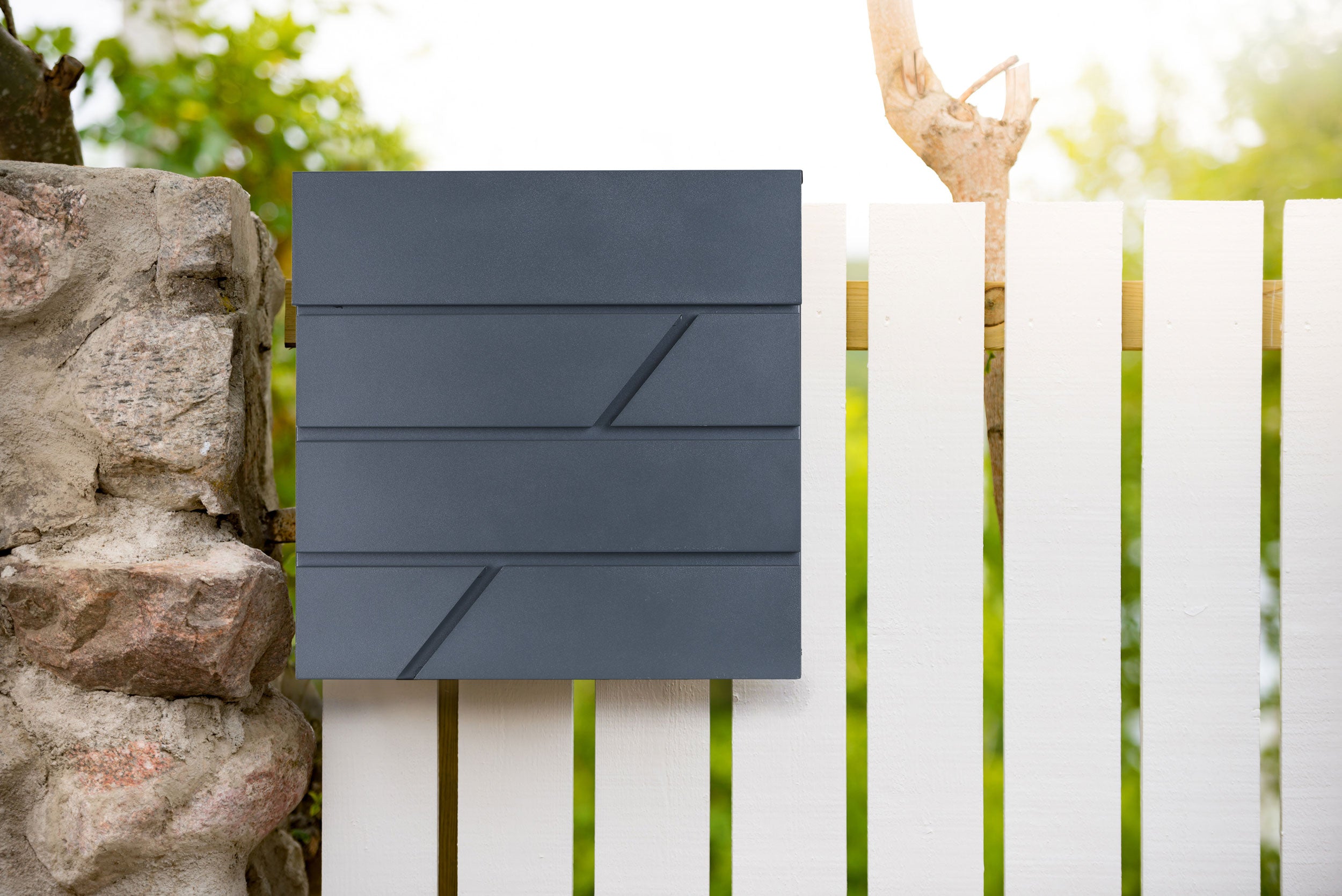 MAILBOX FOR LETTERS NEWSPAPER STEEL MOUNTING KIT Packaging status original