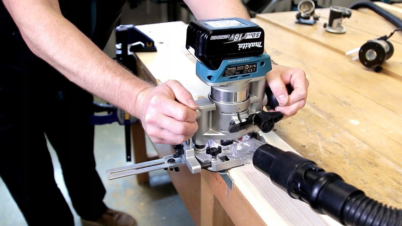 MAKITA DRT50ZJX2 HIGH SPINDLE EDGE MILLING MACHINE 18V SUITCASE Maximum power 100 W