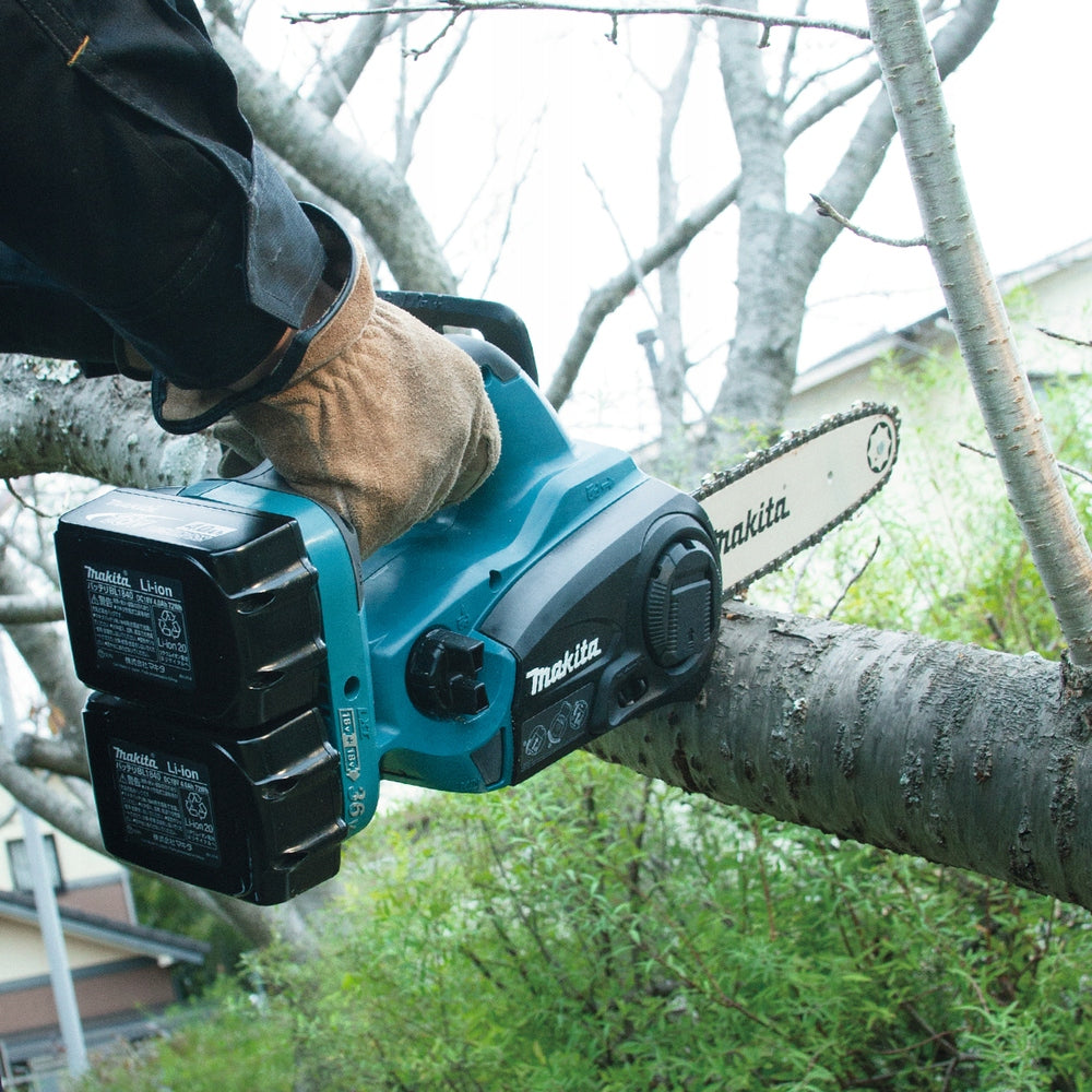 MAKITA DUC302Z CORDLESS CHAINSAW 2x18V Batteries included no