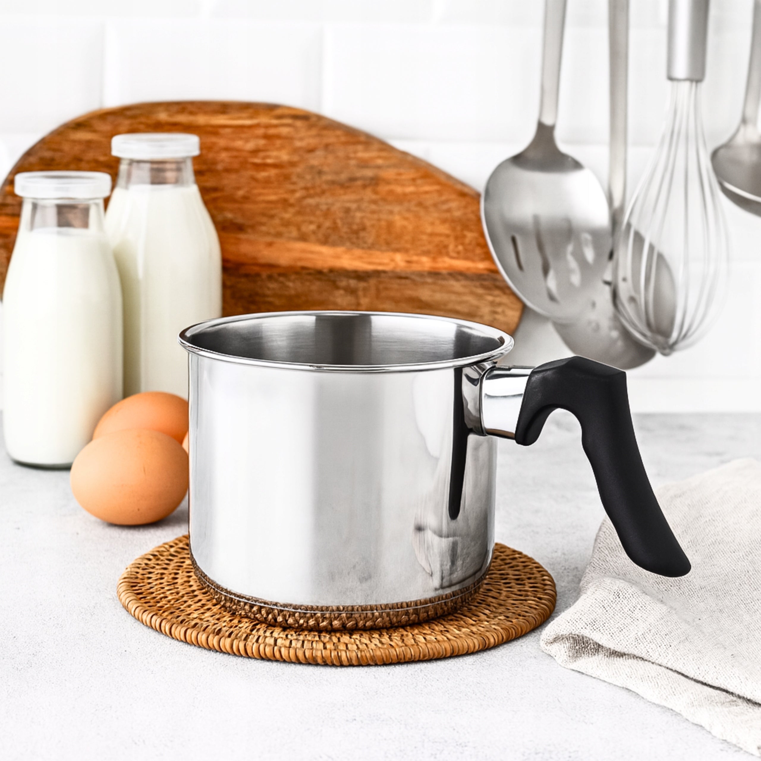 MILK COOKING POT 1L STEEL FROTHING POT INDUCTION GAS Manufacturer code GARNEK DO MLEKA 1,0l 13cm KARL HAUSMANN