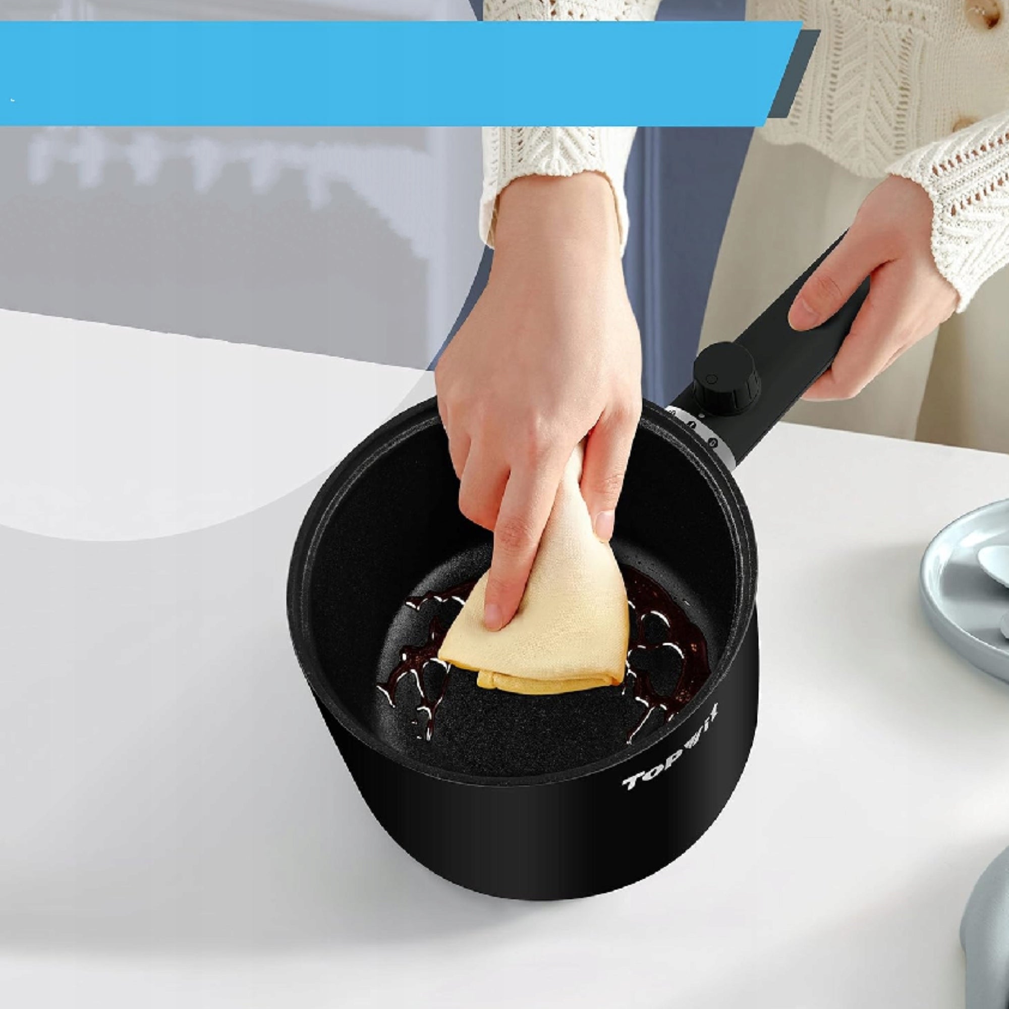 MINI ELECTRIC TOURIST POT 1,5L WITH NON-STICK COATING Dominant color black