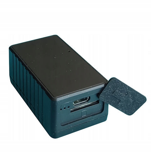 MINIATURE GPS LOCATOR + MK50 SERVER Manufacturer no brand
