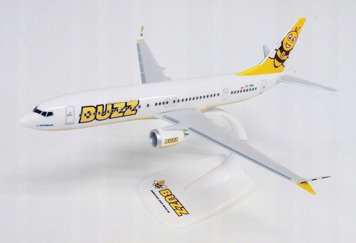 MODEL AIRCRAFT BOEING 737-800 RYANAIR BUZZ - 1/200 CE