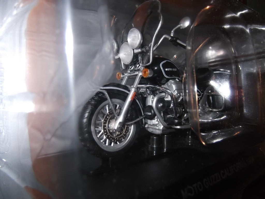 MOTO GUZZI CALIFORNIA 1100i 1994 - ATLAS 1/24 unique Manufacturer code CALIFORNIA