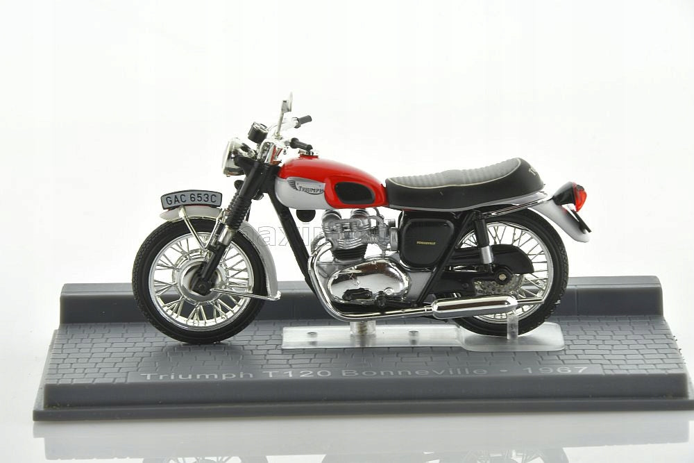 MOTORCYCLE TRIUMPH T120 BONNEVILLE 1967 - ALTAYA IXO 1/24 Packaging status original