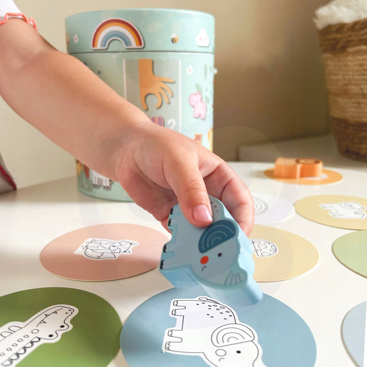 MYSTERIOUS BOX TOUCH AND MATCH STACK MONTESSORI WOOPIE GREEN Packaging status original