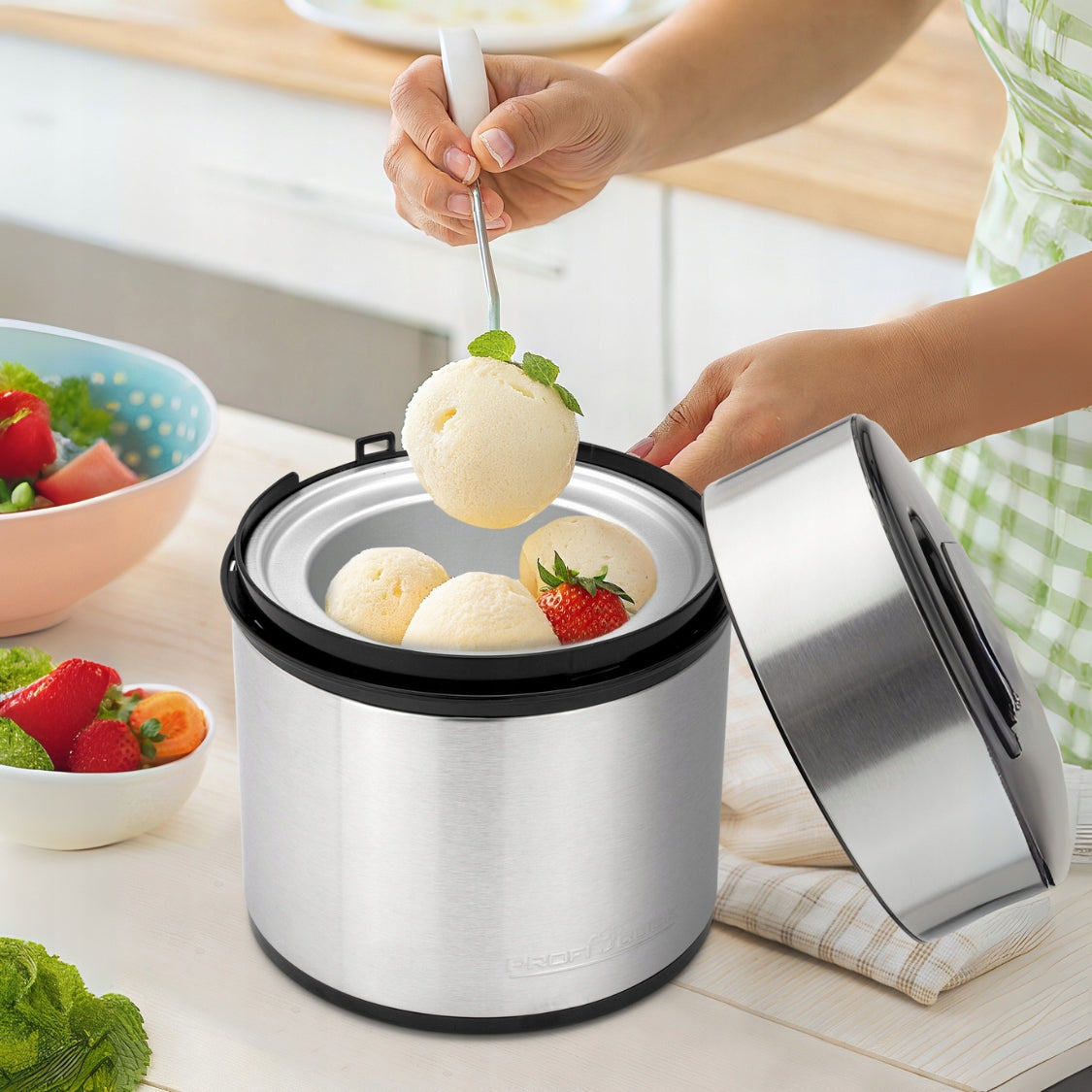 Machine for making ice cream, sobers, yogurt homemade ice cream maker ProfiCook PC-IC Manufacturer code 501140.1