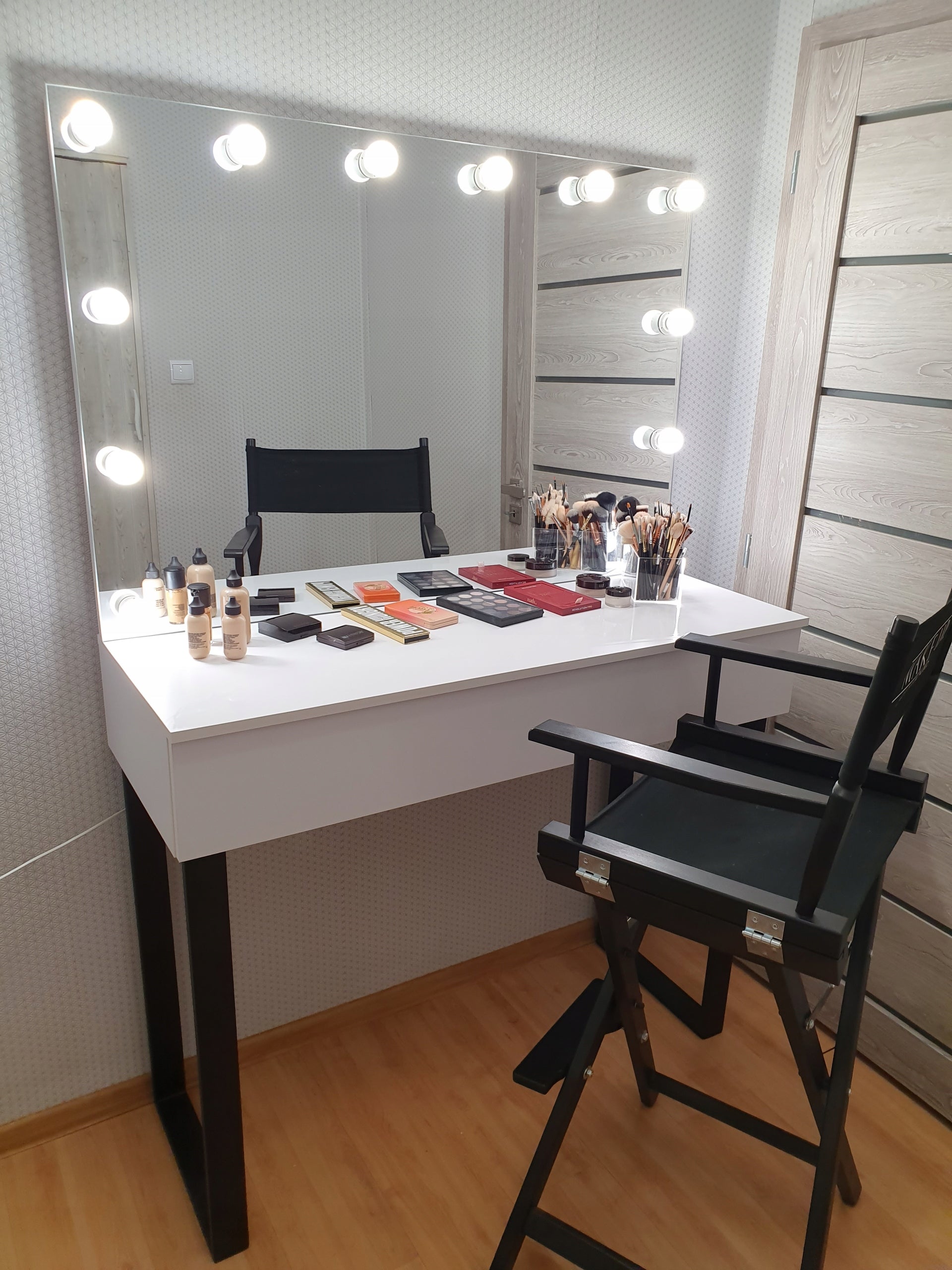 Makeup make-up dressing table make up 120 Brand no brand