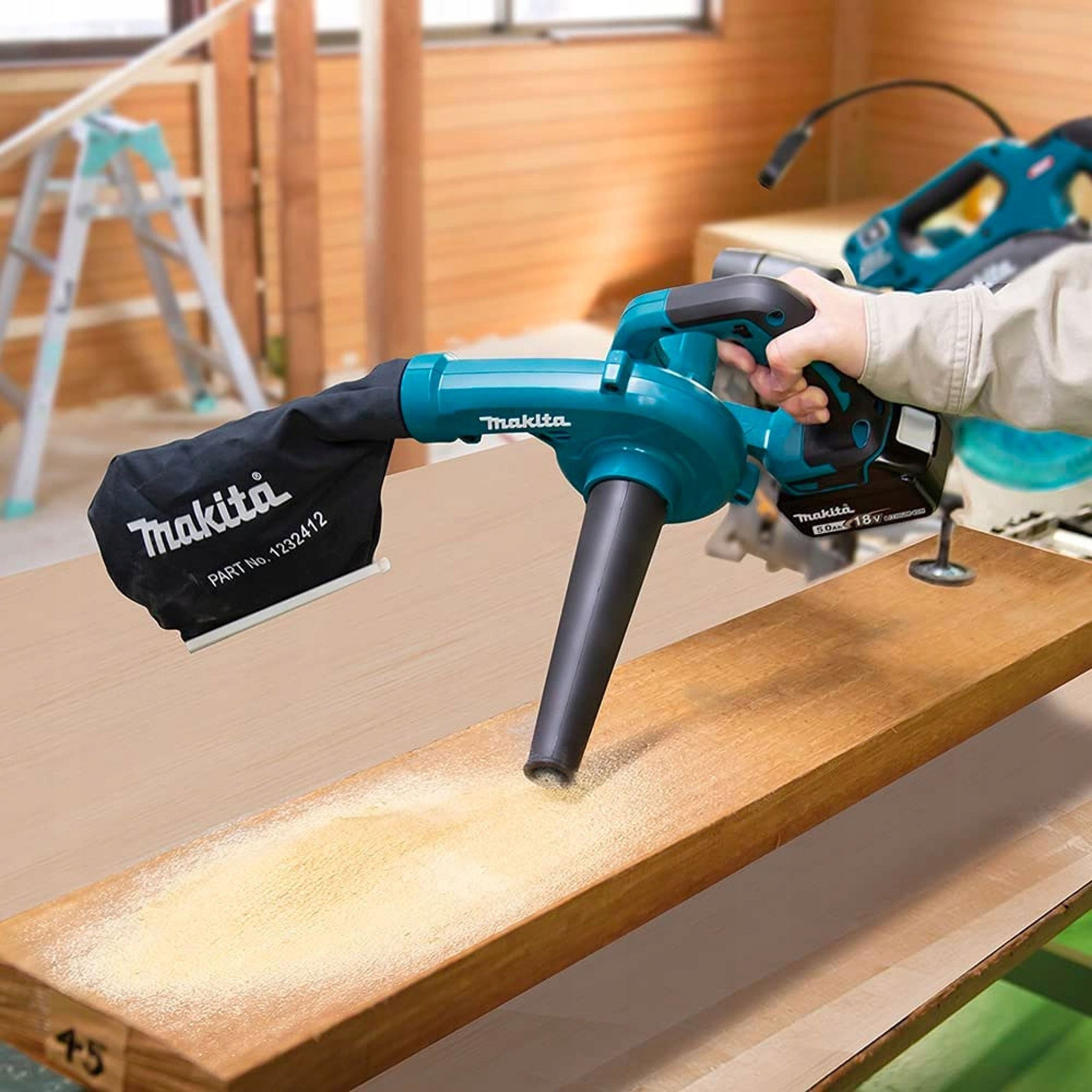 Makita 18V Cordless Leaf Blower Garden 3-Speed DUB185Z Brand Makita