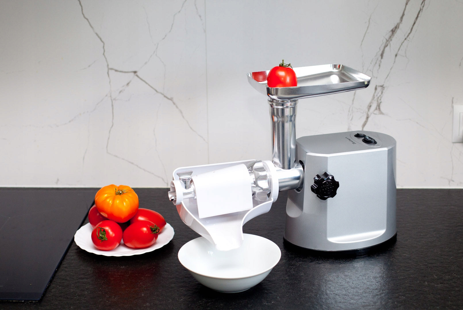Meat grinder | high power | shredder juicer 5 sieves 2 knives Dominant color silver