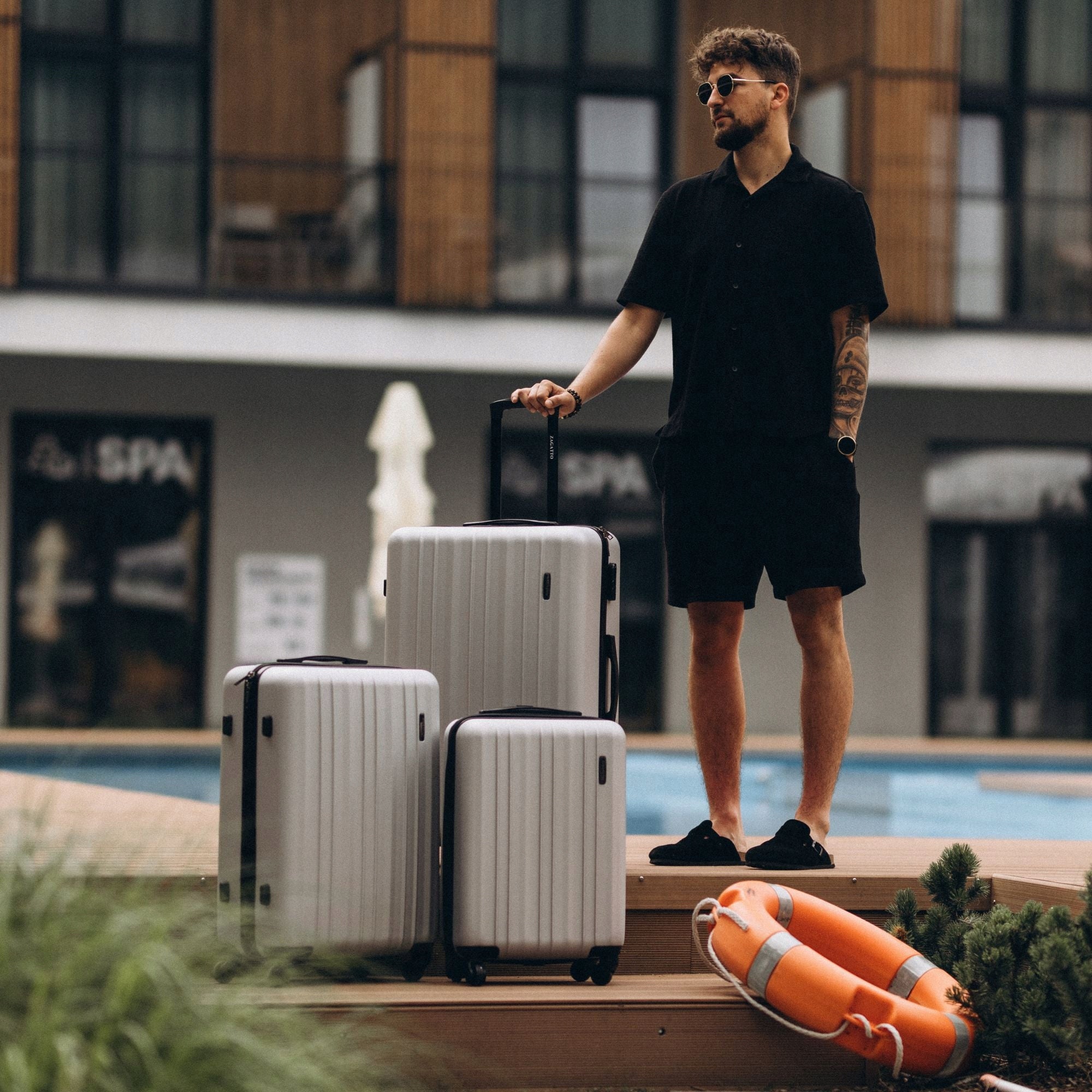 Medium travel suitcase with wheels RYANAIR WIZZAIR hard 3 COLORS ZAGATTO Height 66 cm