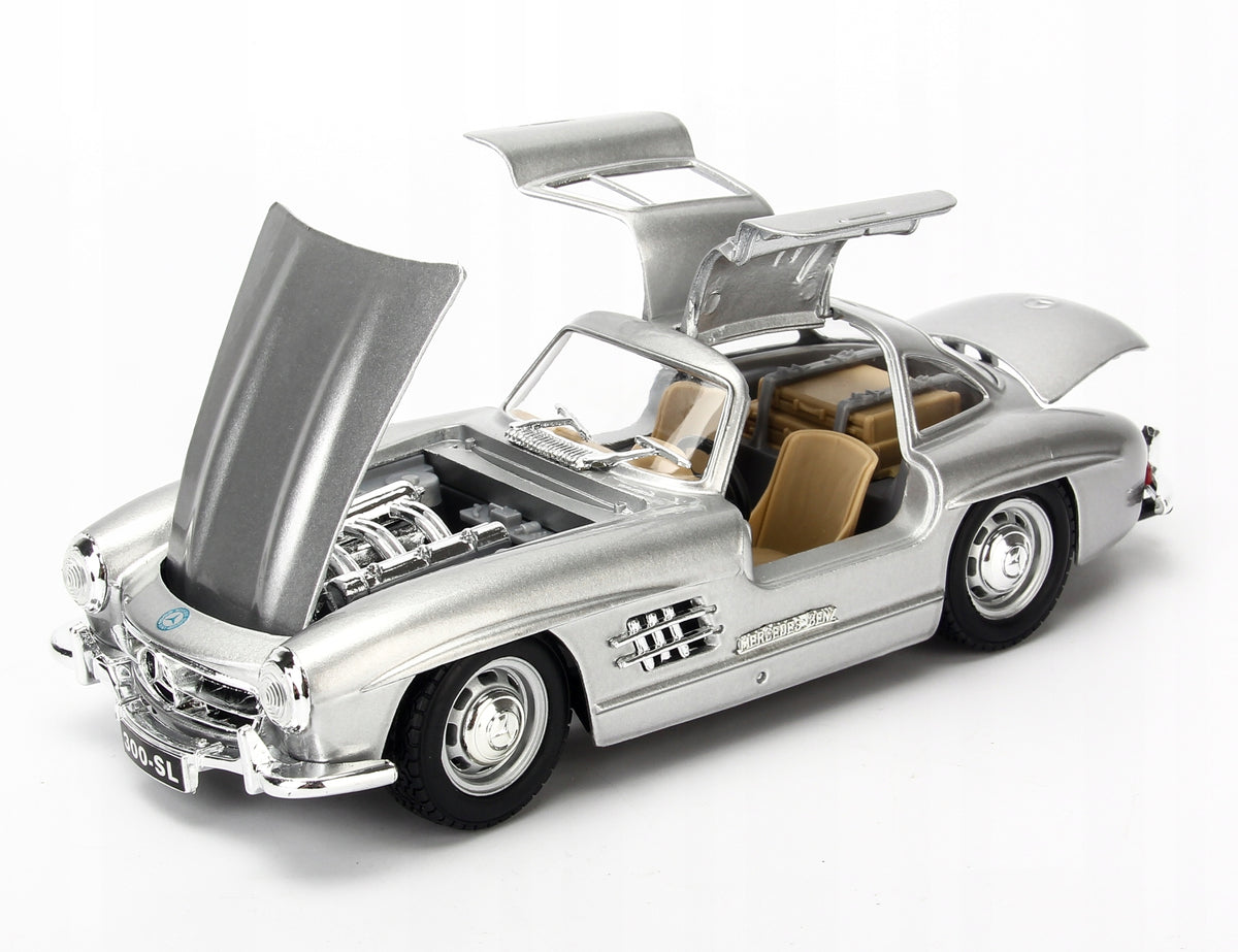 Mercedes-Benz 300SL Gullwing W198 1954 Bburago 1:24 Silver Model Car