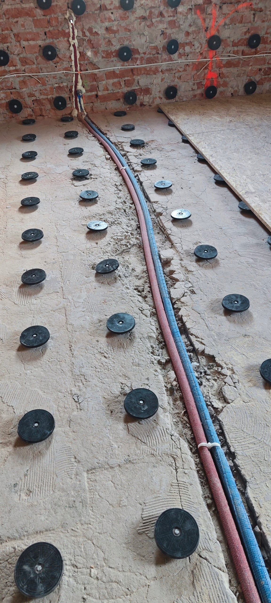 Michno T System for concrete floor L80 with Power King pins Heating power 1000 W