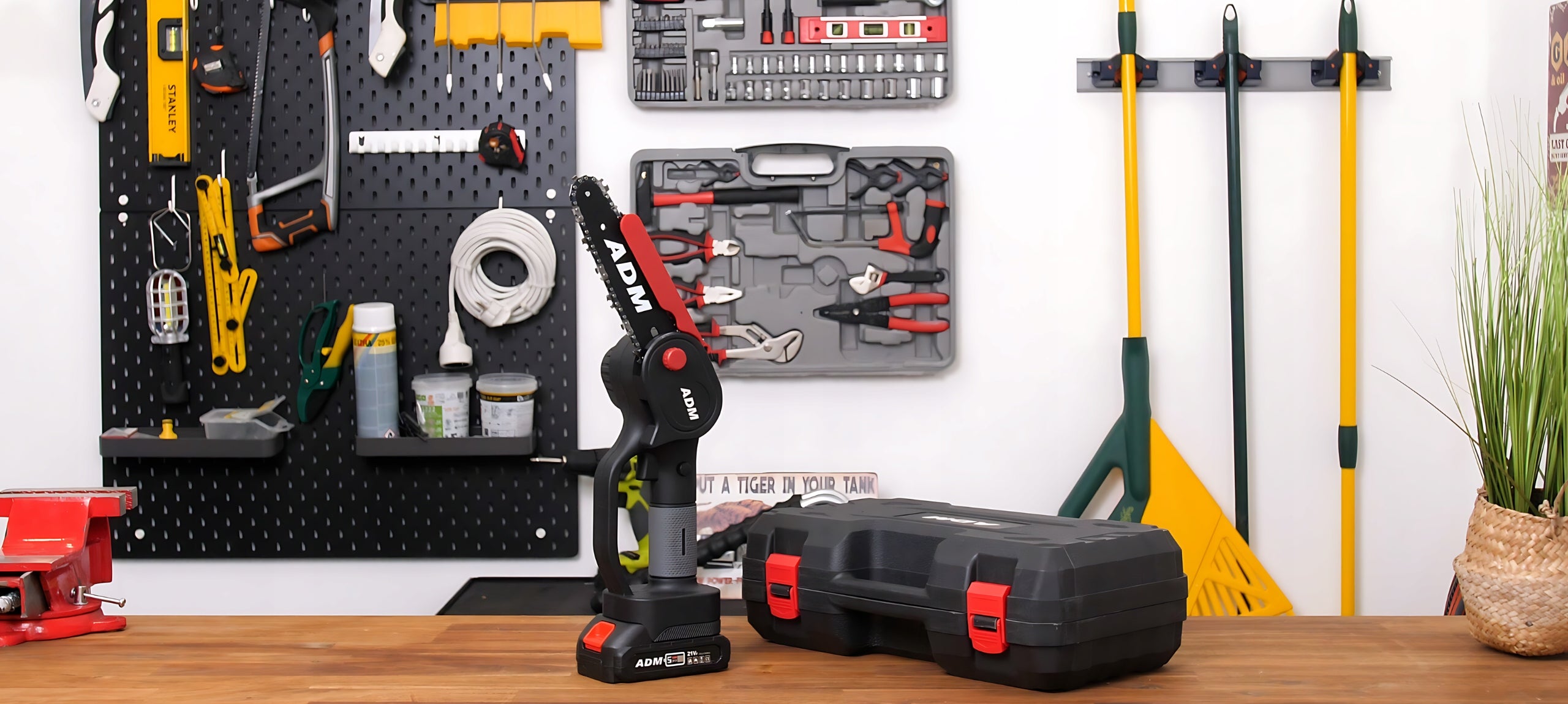 Mini cordless chainsaw adm 4”/6” 6 m/s 1,5 ah 1× aku suitcase