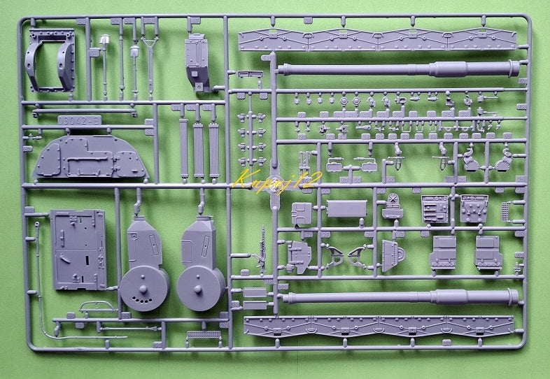 Model Armatohaubicy 2000, Self-propelled howitzer 155 mm, mat A3, paints.. Packaging status original