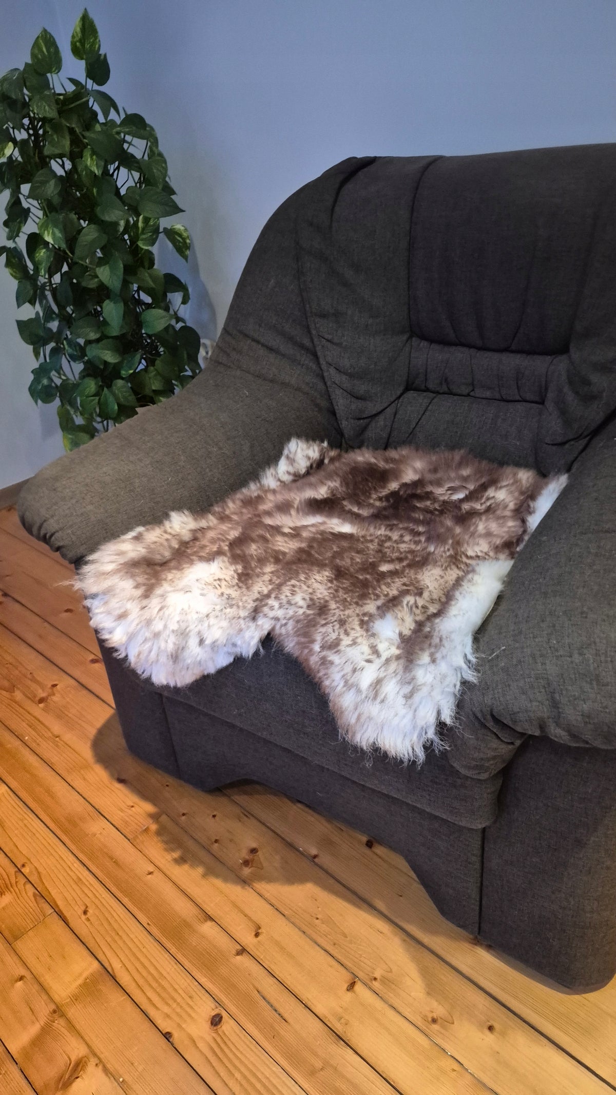 Mufflon Chestnut Burnt, Sheepskin Bedspread Rug Mini75x55 cm Manufacturer code muflon kasztanowy XS