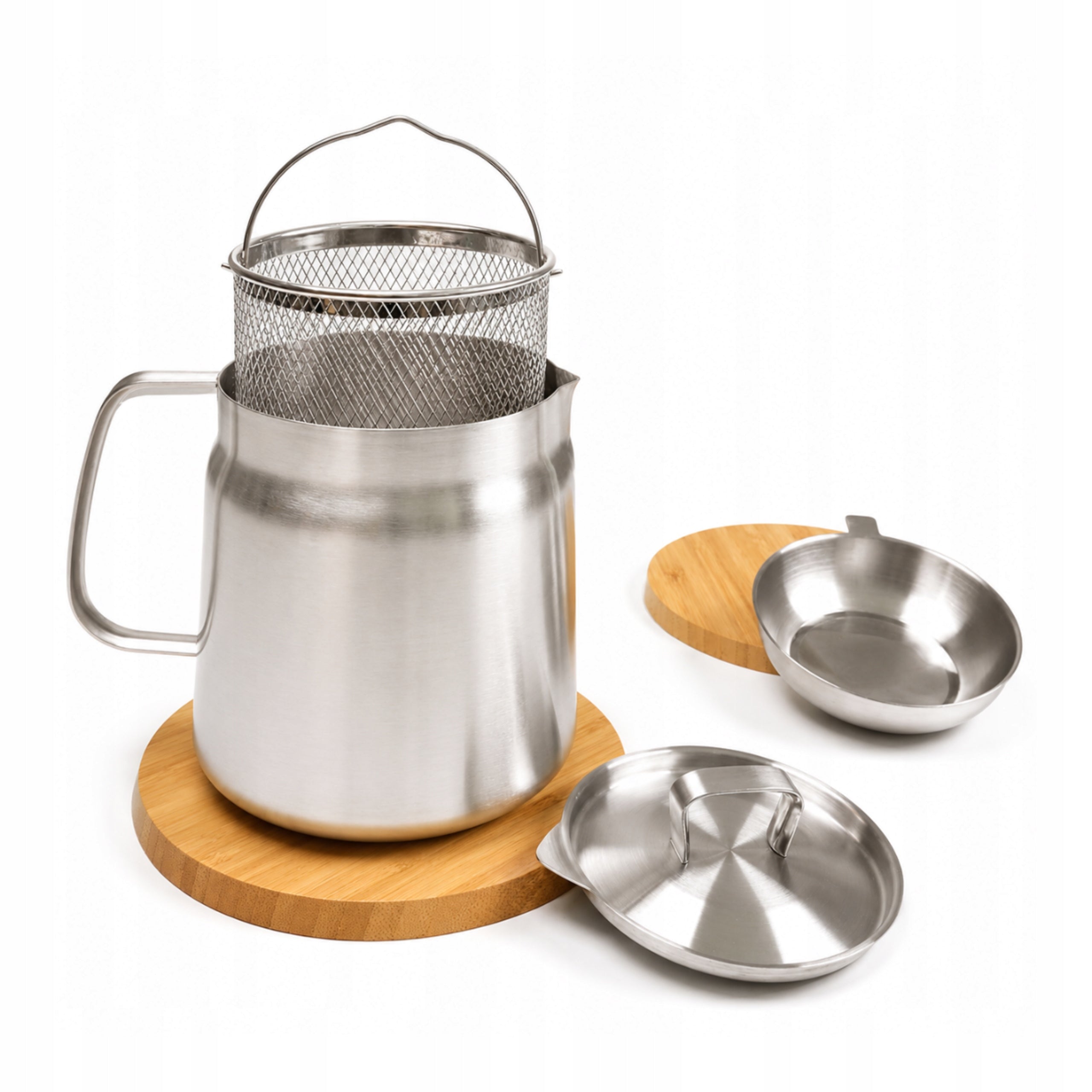 Multi-purpose pot with strainer for frying cooking and filtering 1.5 L