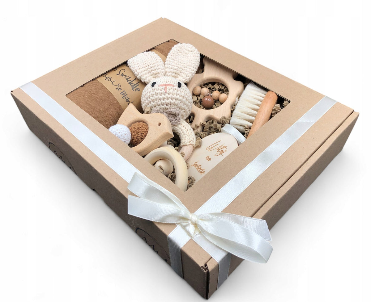 NEWBORN LAYETTE GIFT SET FOR A CHILD IN THE COLORS OF NATURE Color beige