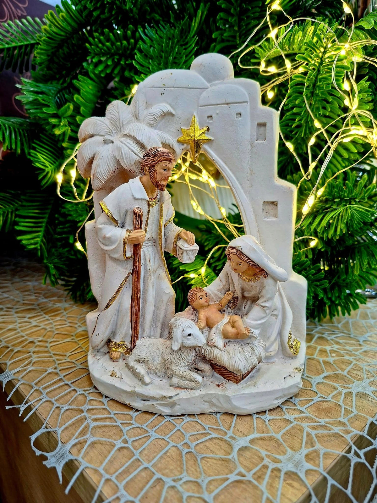 Nativity scene 18 x 14 x 7,5 cm