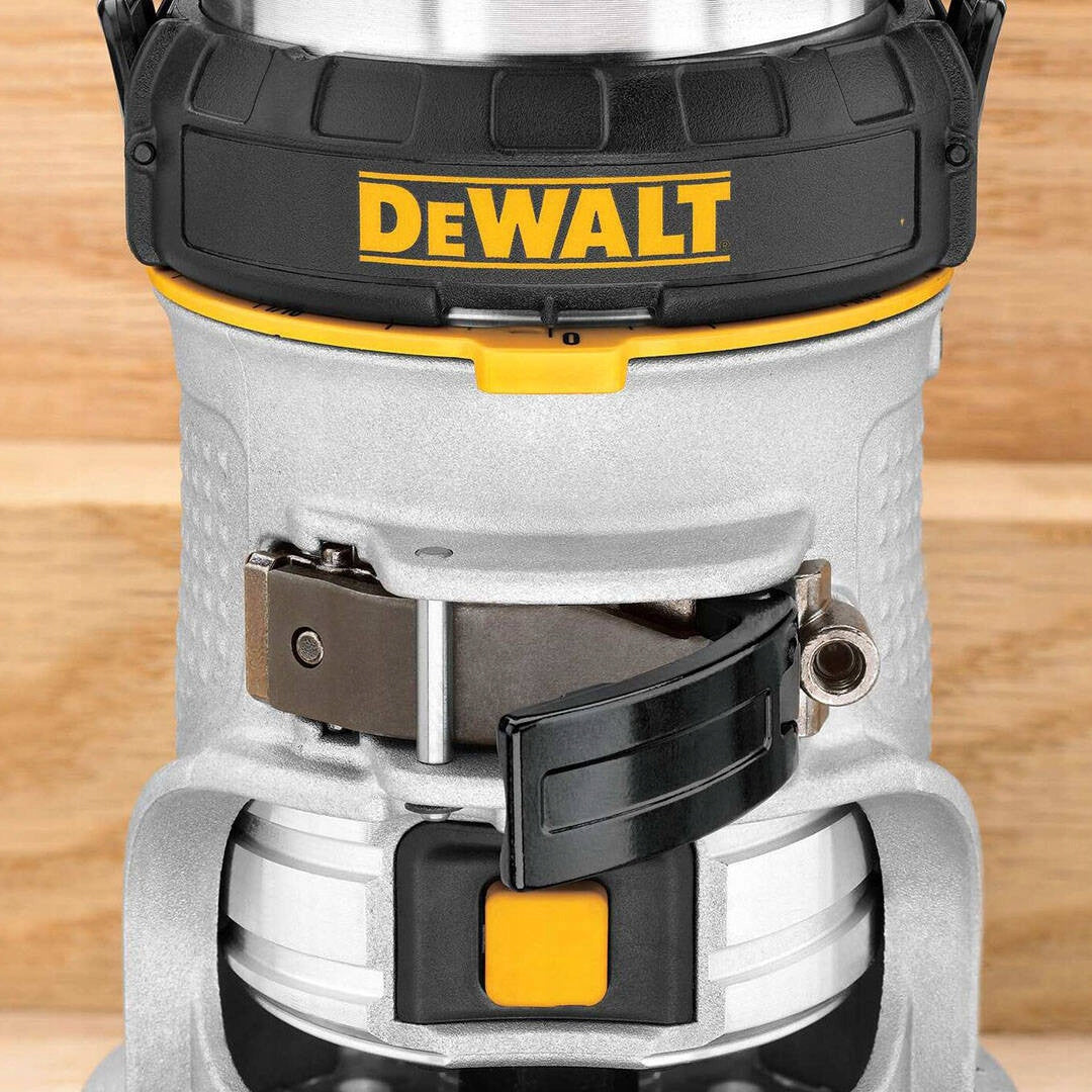 ONE-HANDED SPINDLE MILLING MACHINE 8mm DEWALT D26200 Maximum power 900 W