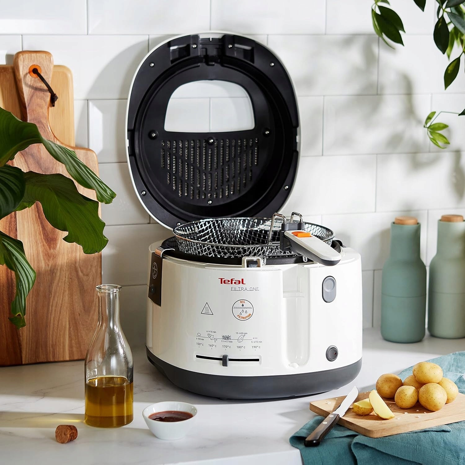 Oil Fryer TEFAL FF163111 Filtra One 1,2 kg Oil Filter White Packaging status original