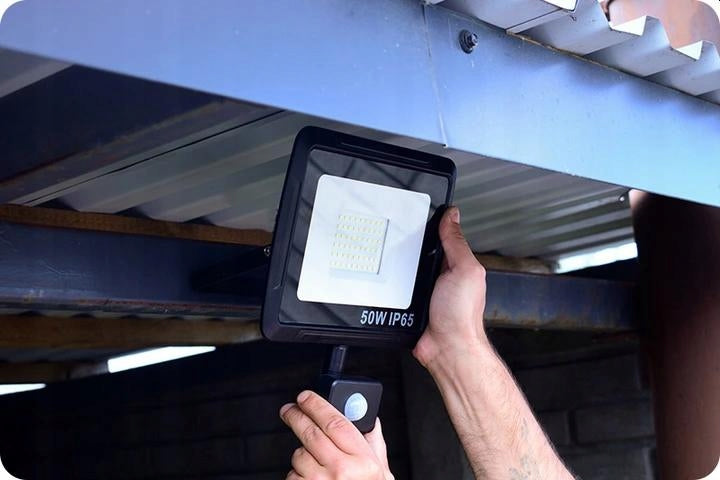 Outdoor Halogen Lamp for Garage 50W IP65 + Detector Manufacturer code ProximPIR