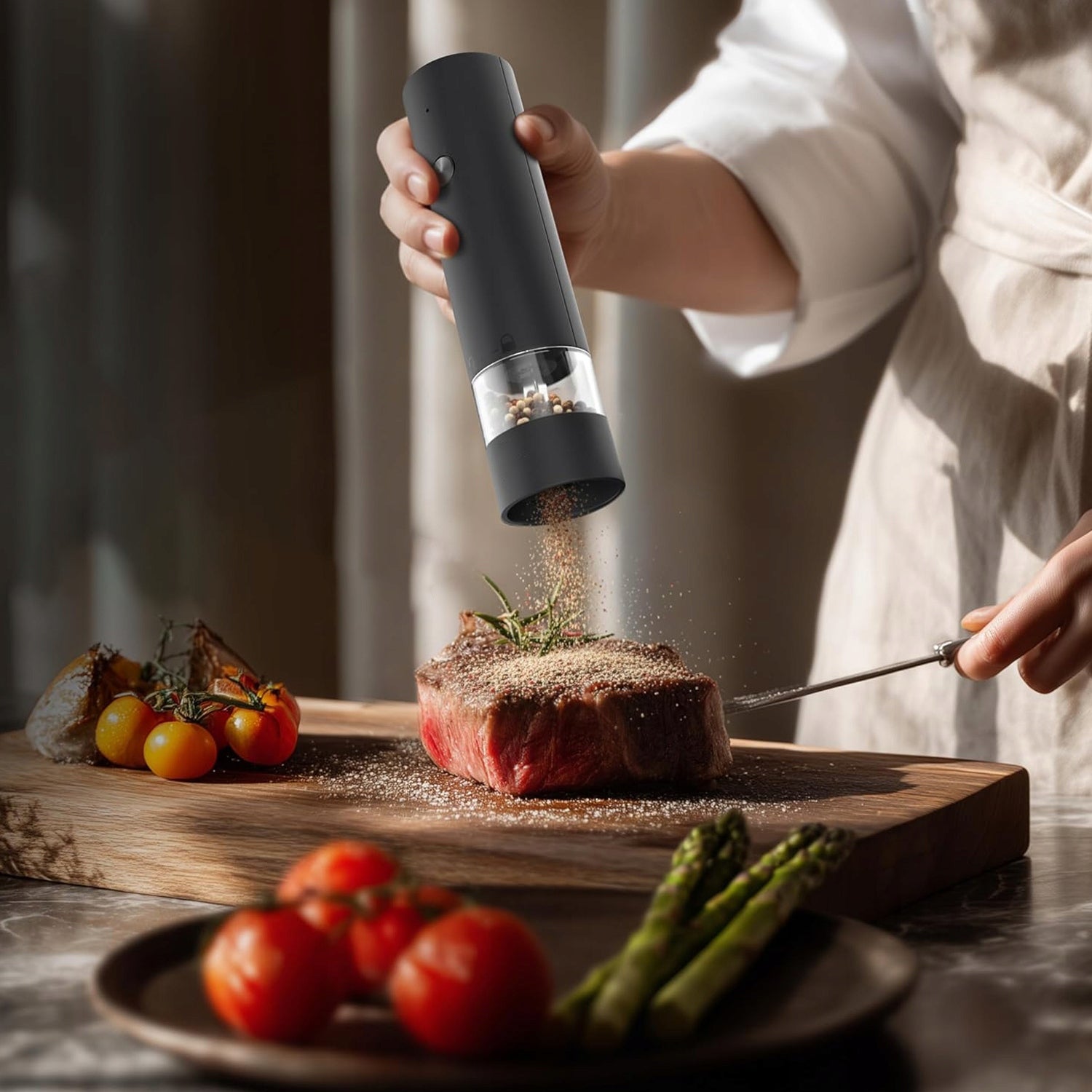 PEPPER AND SALT GRINDER ELECTRIC CORDLESS 2 PCS USB WITH STAND Kind electric grinder