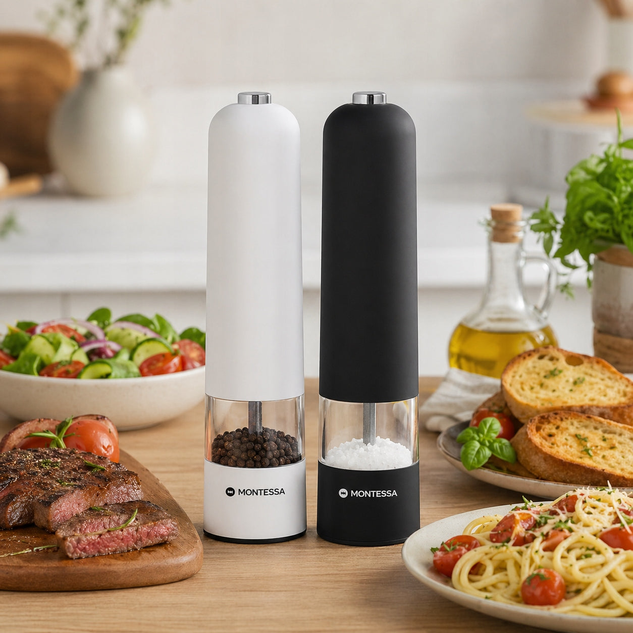 PEPPER AND SALT GRINDERS ELECTRIC SET BLACK WHITE 2 PCS MONTESSA Model Klasyczny