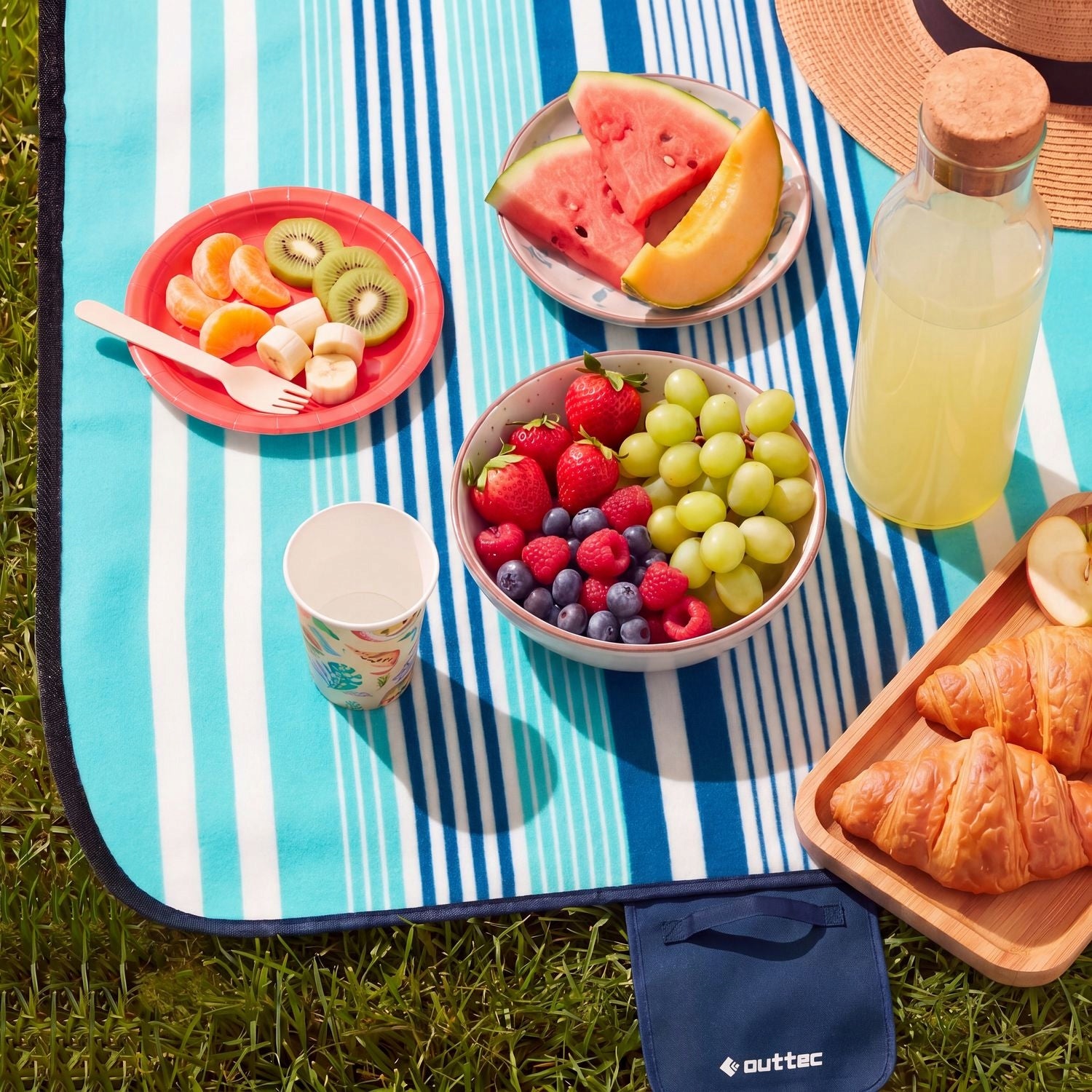 PICNIC BLANKET BEACH MAT INSULATION 200X200 WATERPROOF TOURIST OUTTEC Brand Outtec