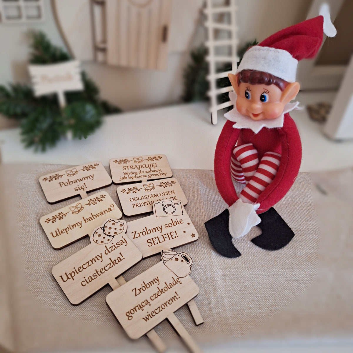 PLATES FOR ELF WITH INSCRIPTIONS ACCESSORIES FOR MISCHIEF CHRISTMAS ELF THOUGHTS 9 pcs