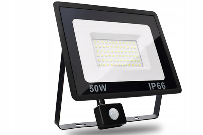 POWERFUL OUTDOOR HALOGEN FLOODLIGHT LED HEADLIGHT MOTION SENSOR IP66 50W Batteries included no