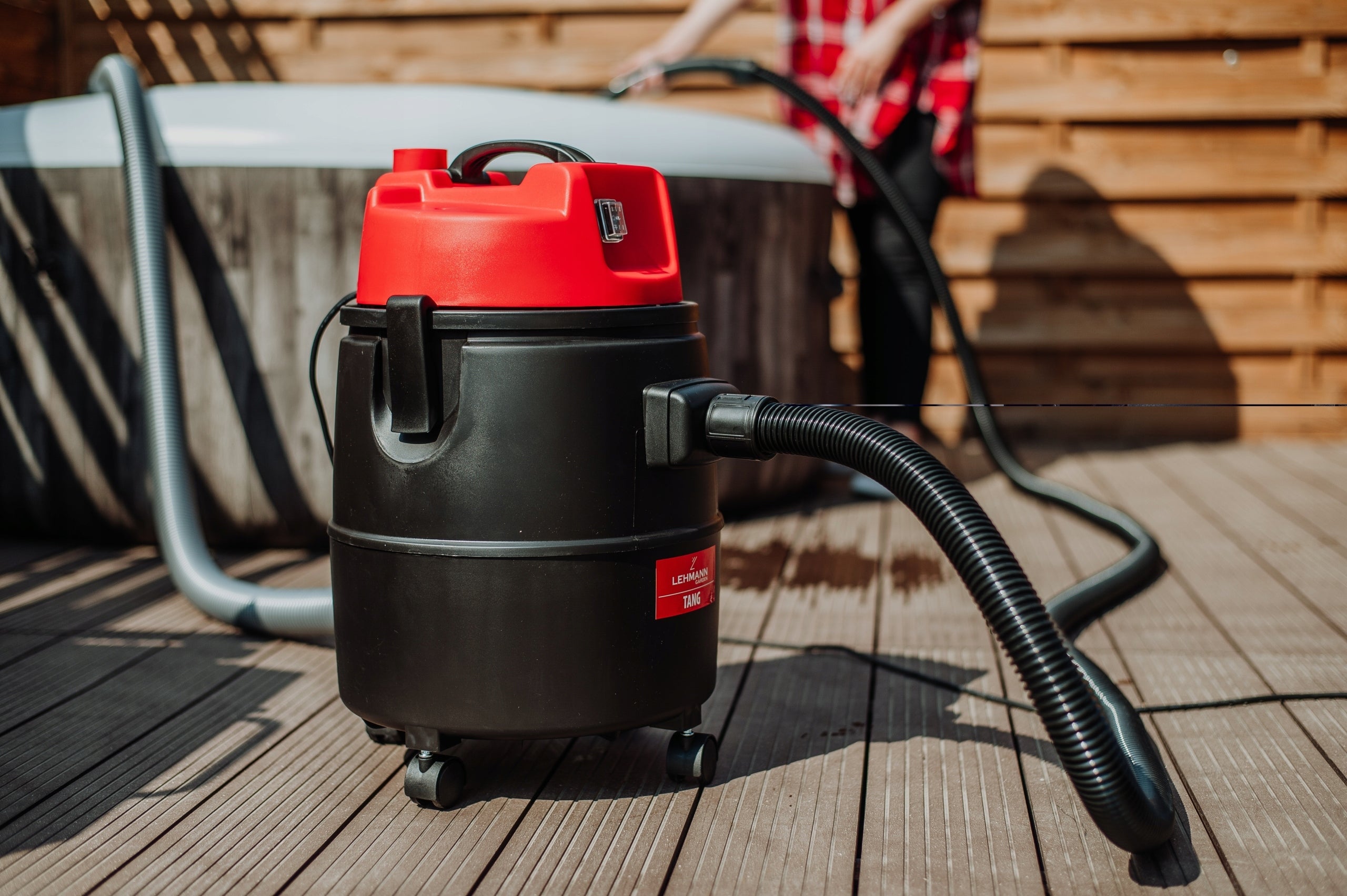 POWERFUL POOL VACUUM CLEANER FOR SWIMMING POOL POND CLEANING 1400W 30L Model Tang