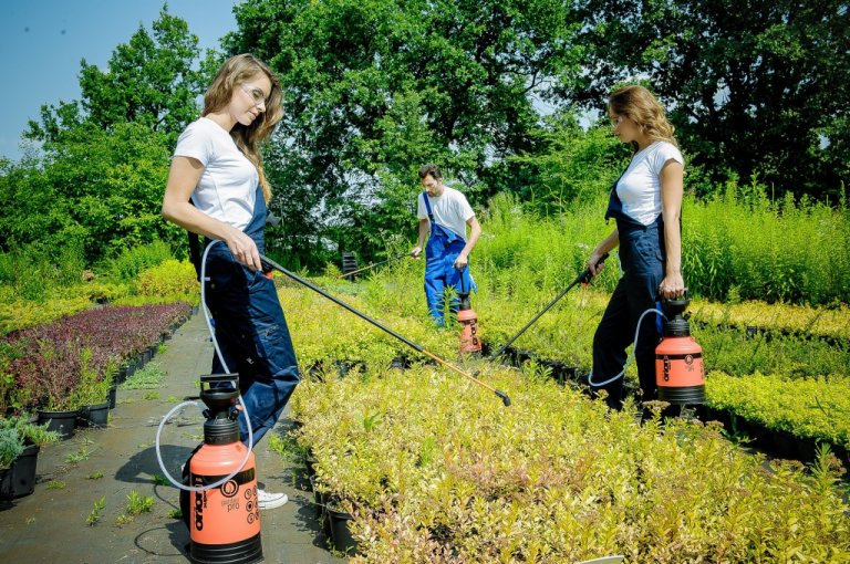 PRESSURE SPRAYER 2L MANUAL GARDEN WITH LANCE KWAZAR GAJA Brand Kwazar