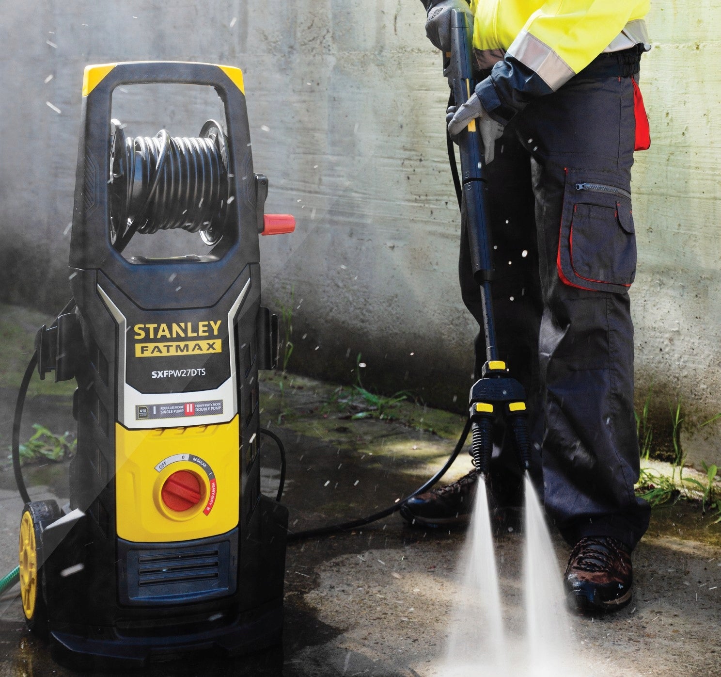PRESSURE WASHER STANLEY 2700W 320bar 850l/h + TWIN AQUASWEEPER BRUSH Operating pressure 160 bar