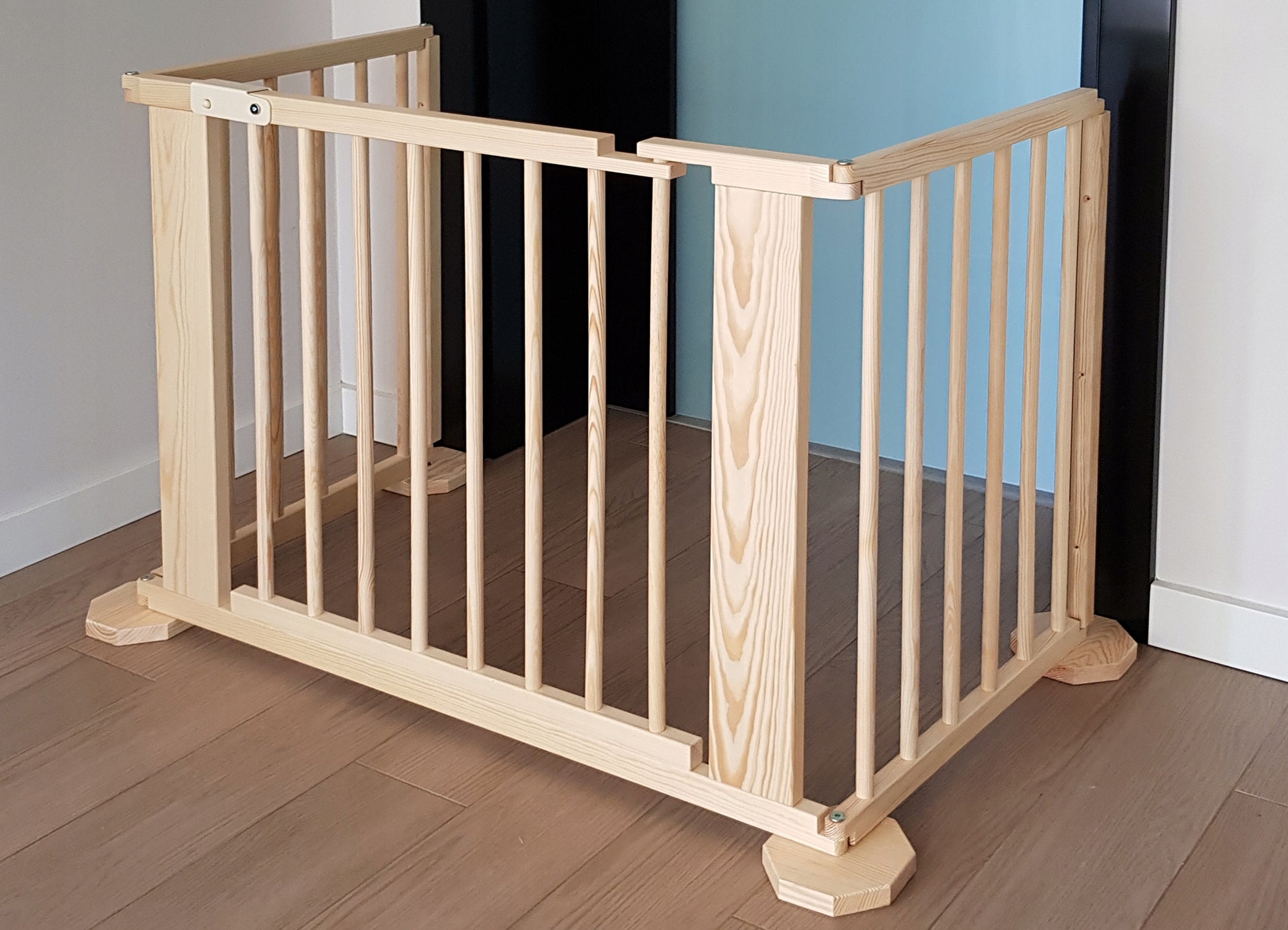 PROTECTIVE BARRIER GATE SECURING THE DOOR STAIRS FIREPLACE UP TO 365 cm Manufacturer code BS204-S